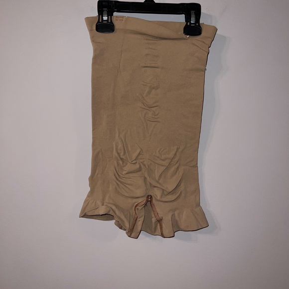 NWT SKIMS SHAPEWEAR SEAMLESS SCULPT STRAPLESS SHORTIE BODYSUIT SIENNA large - Picture 6 of 7